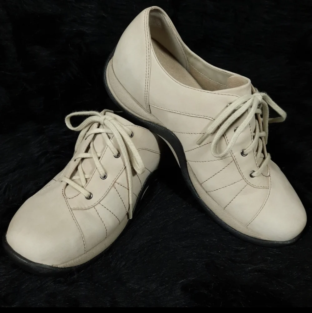 Clarks Springer Sneakers Suede Women's SZ 9.5M